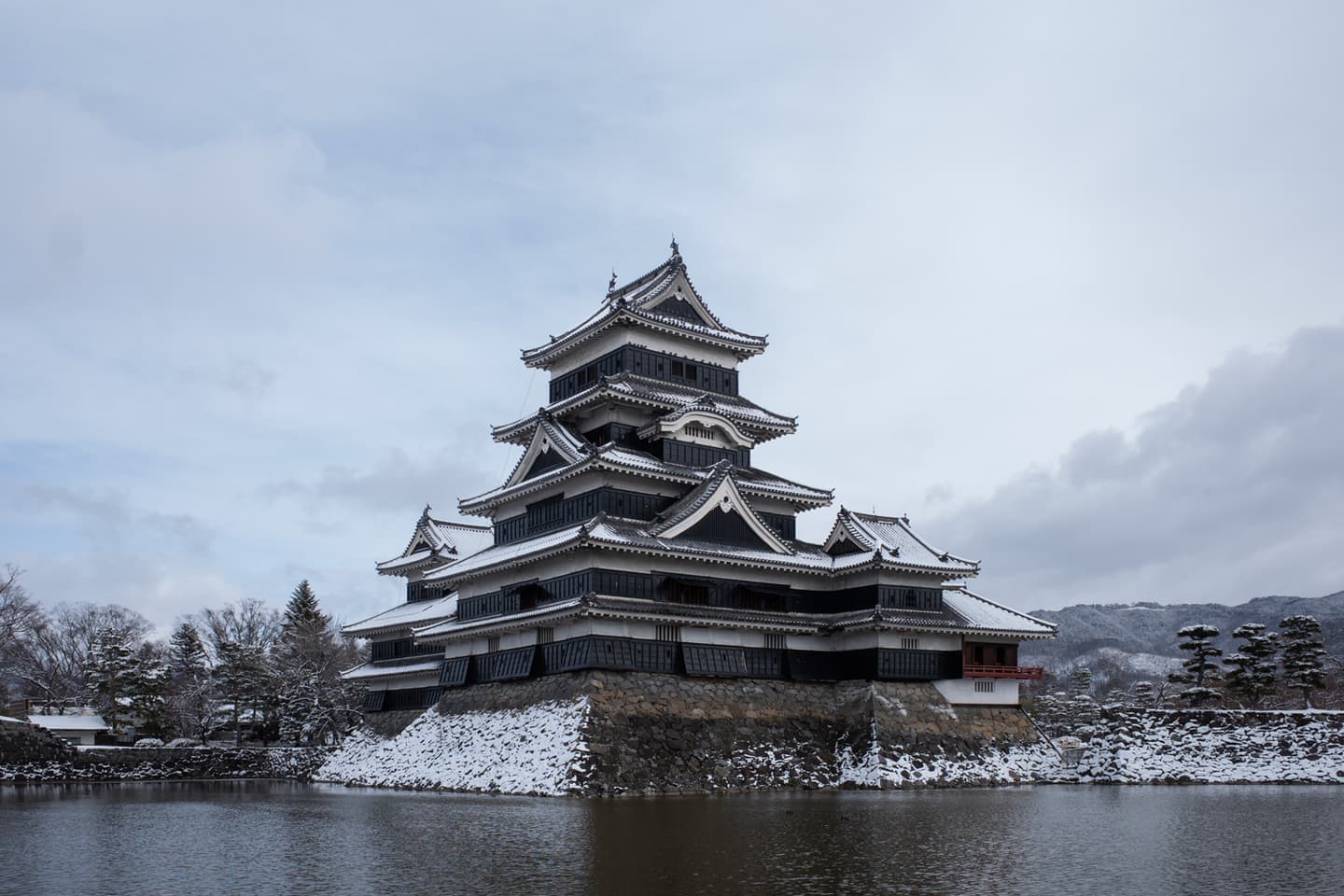 安曇野穂高の一棟貸し温泉宿 アクセス 松本城