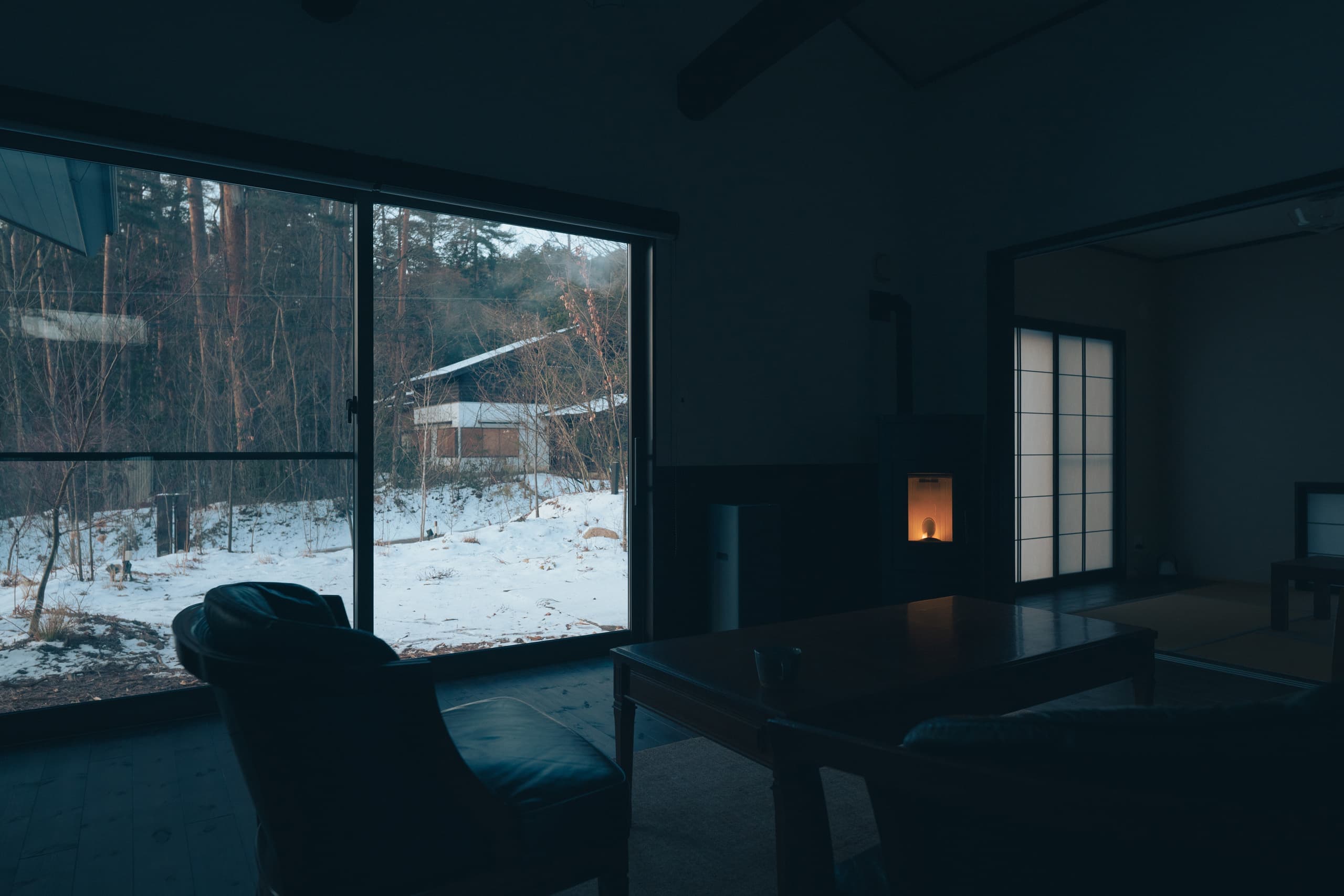 安曇野穂高の一棟貸し温泉宿 リビング 内観
